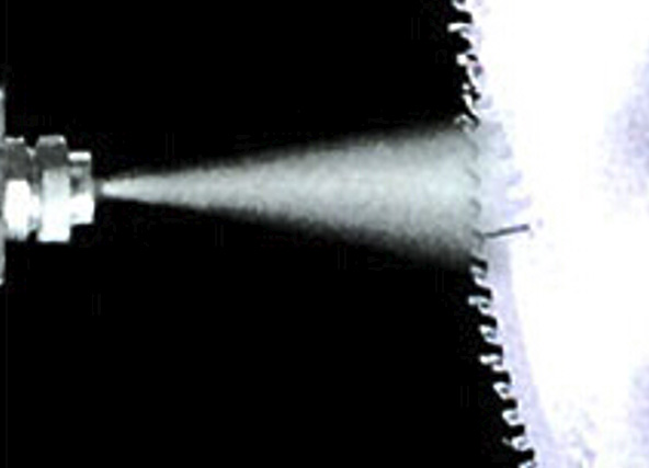 鋁材切割機潤滑微噴還是水循環冷卻？材料硬度是關鍵