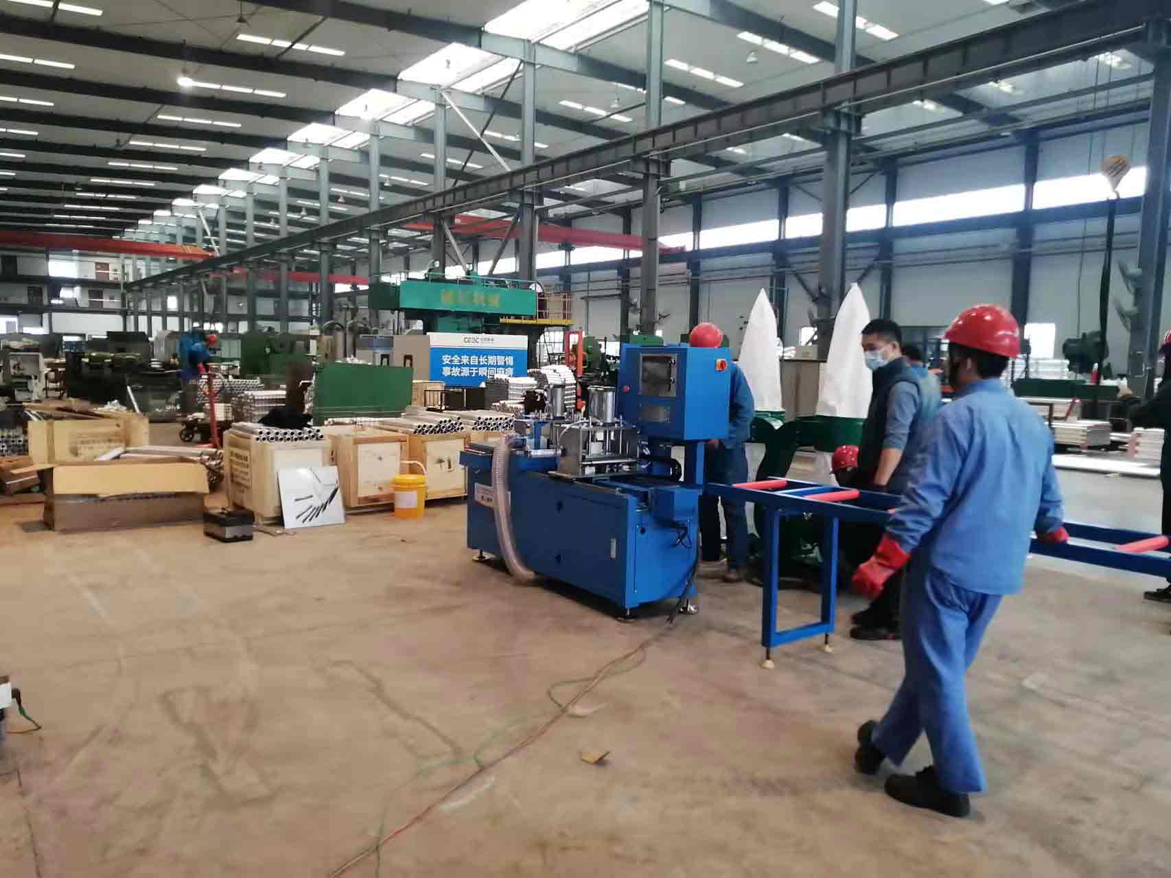 客戶(hù)訂購(gòu)我司一臺(tái)鋁材自動(dòng)切割機(jī)實(shí)現(xiàn)多種1-4系實(shí)心鋁材鋸切