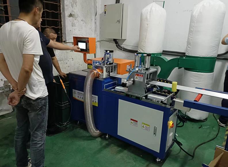 【蘇州】全自動切鋁機SDY-Q350上午咨詢,晚上抵達客戶車間投入工作