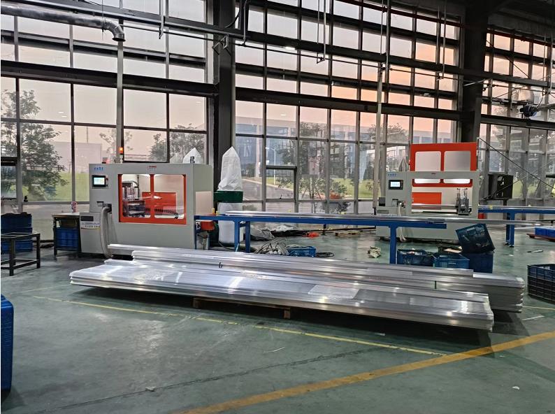 【江西】高精密全自動角碼機用于太陽能光伏新能源客戶,已陸續采購4臺