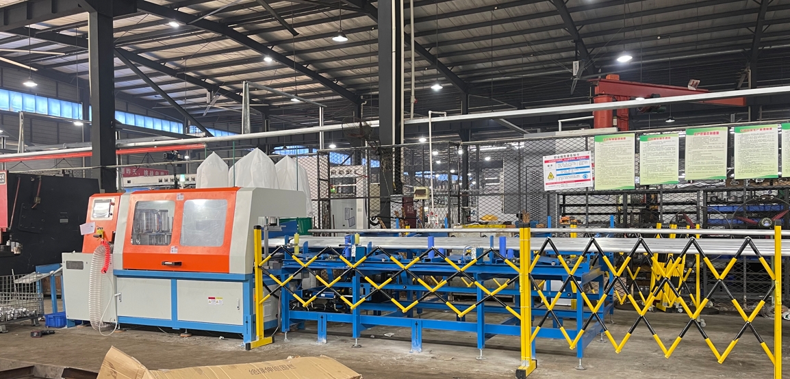 鋁圓棒自動上料鋸-2 鋁圓棒自動上料鋸-2